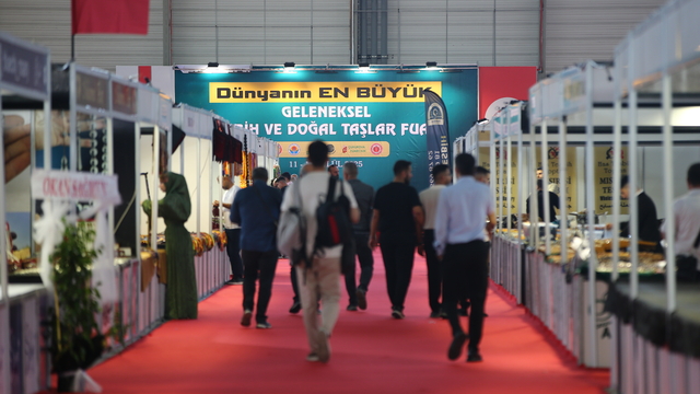 Adana'da "4. Tesbih ve Doğal Taşlar Fuarı" başladı