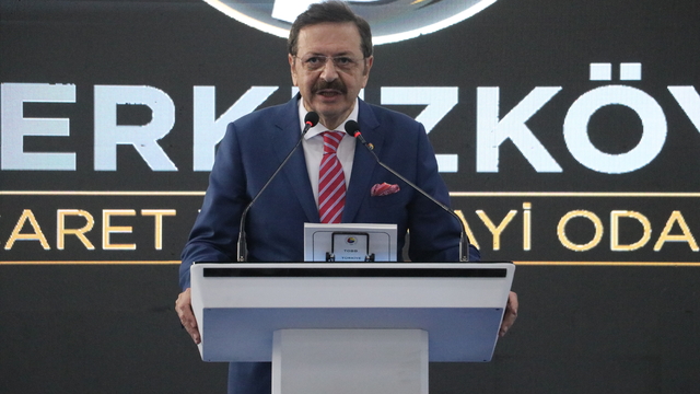 TOBB Başkanı Hisarcıklıoğlu Tekirdağ'da okul açılışı yaptı, sanayi fuarını gezdi
