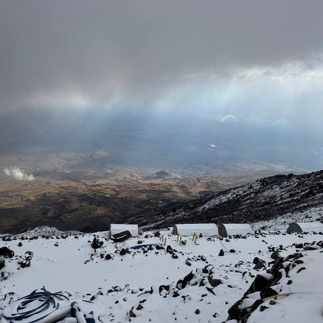 Ağrı Dağı'nda kar yağışı etkili oldu