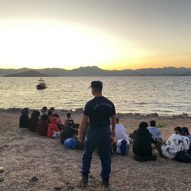 Bodrum açıklarında 20 düzensiz göçmen yakalandı