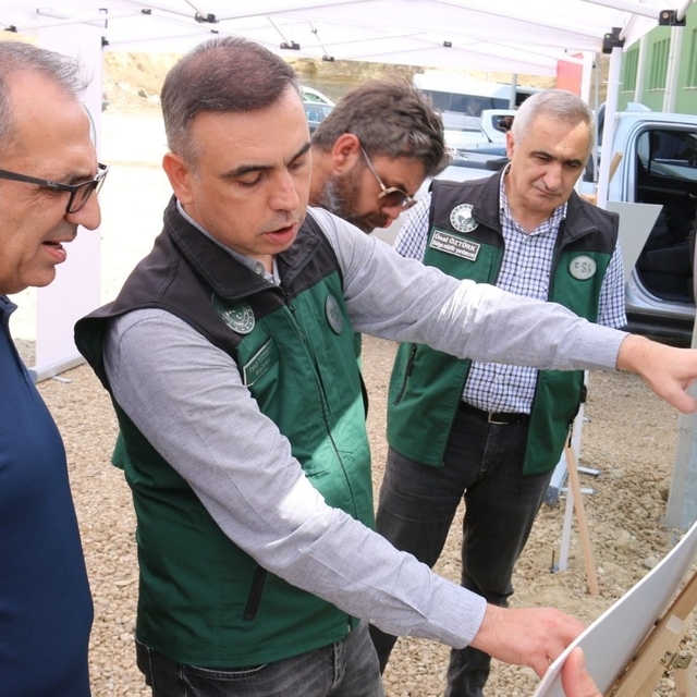 DSİ Genel Müdür Yardımcısı Ekinci Çakmak Barajı'ndaki pompa istasyonunda in...