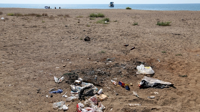 Kumköy sahilinde yine 'çöp manzarası'