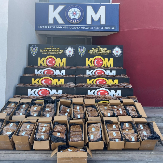 Adana'da 750 kilogram kaçak nargile tütünü ele geçirildi