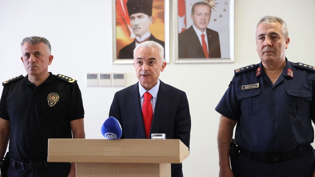 Kırklareli'nde geçen ay göçmen kaçakçılığı operasyonlarında 10 şüpheli tutuklandı