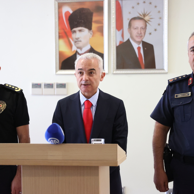 Kırklareli'nde geçen ay göçmen kaçakçılığı operasyonlarında 10 şüpheli tutu...