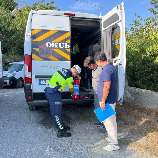 Mersin'de okul servisleri denetlendi