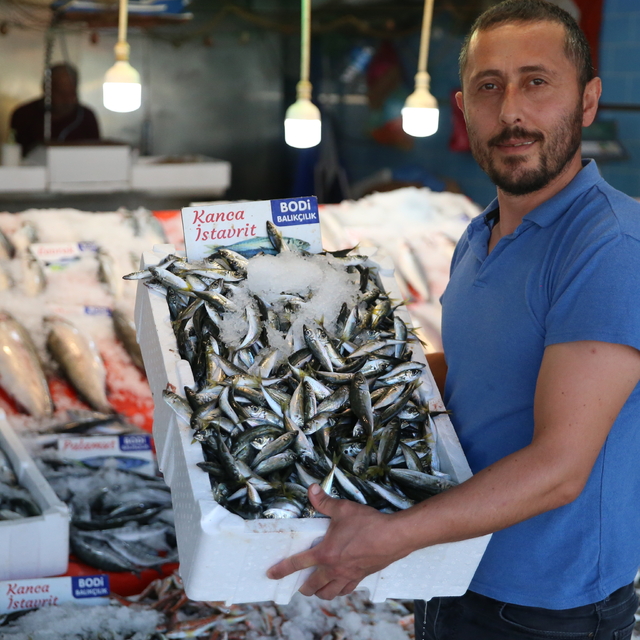 Karadenizli balıkçıların tezgahlarında yeni sezonda en çok istavrit yer alı...