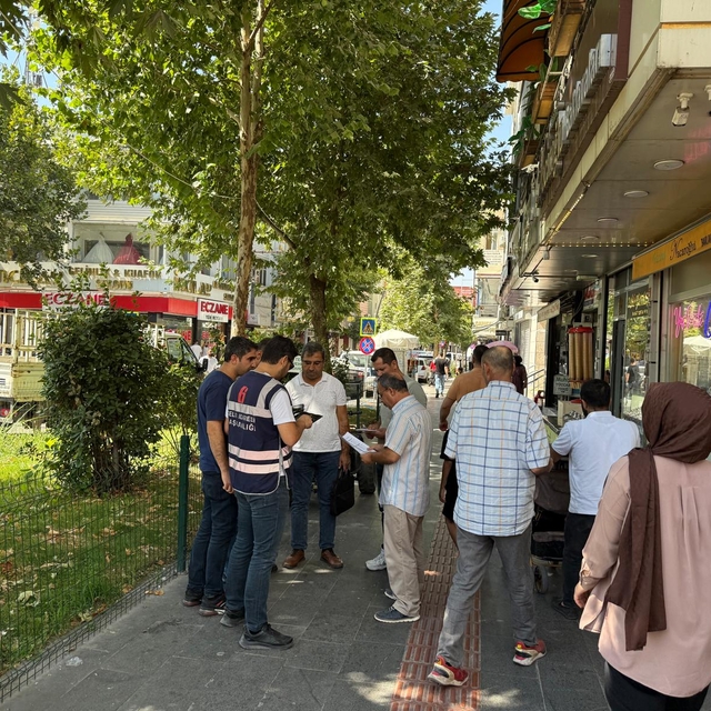 Batman'da okul malzemesi satan işletmelerde denetim yapıldı