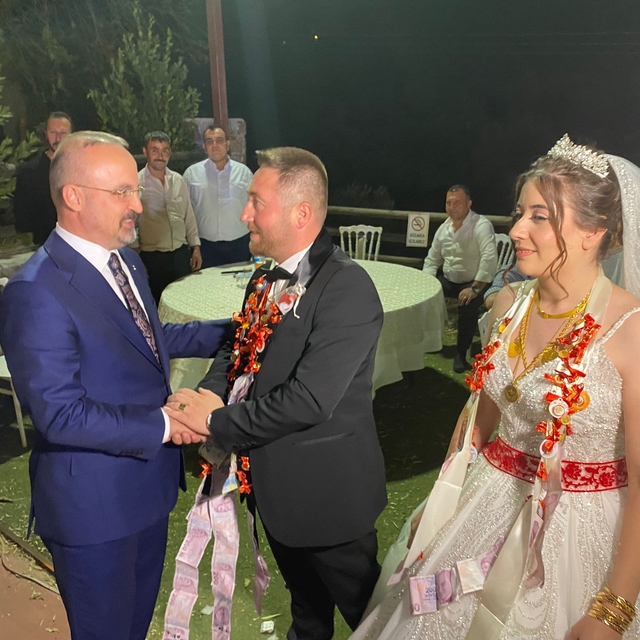 İçişleri Bakan Yardımcısı Bülent Turan nikah şahidi oldu