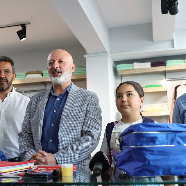 "Dost Market"te yeni eğitim öğretim yılı için kırtasiye malzemesi dağıtımı...