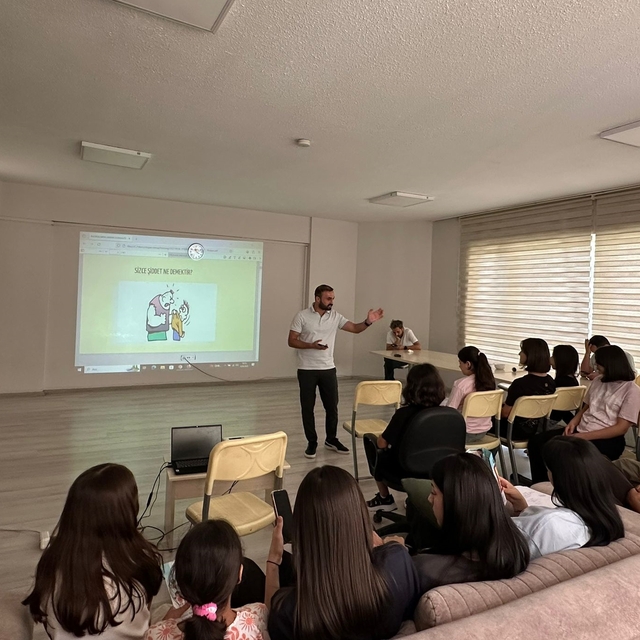 Batman'da çocuklara "akran zorbalığı" ve "sağlıklı yaşam" eğitimi verildi