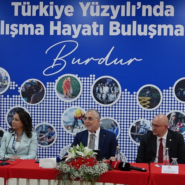 Bakan Işıkhan: Türkiye, dünyanın güven adası olmaya devam etmekte