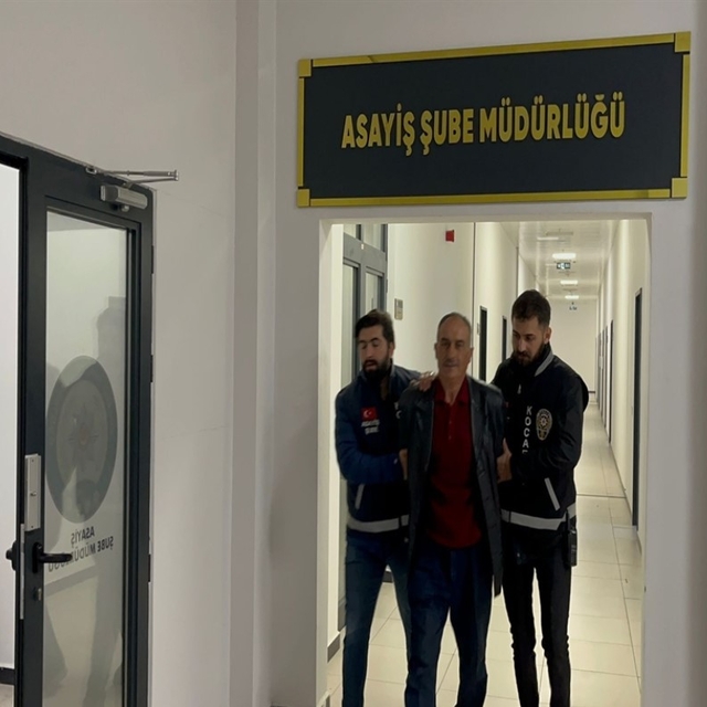 Hastane önünde husumetlisini bıçaklayan sanığa hapis ve tahliye