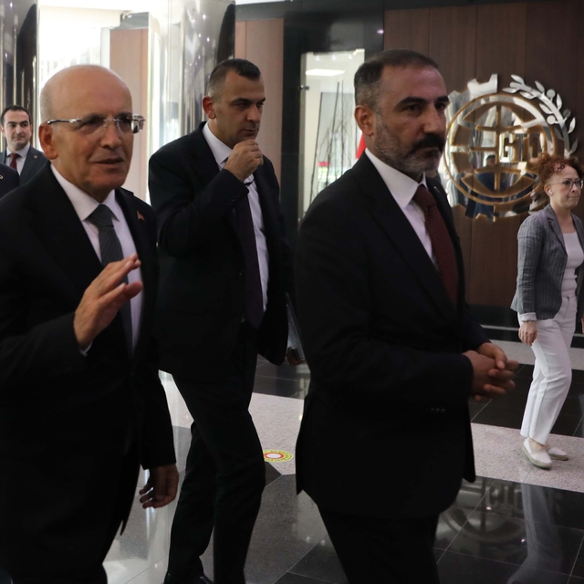 Mehmet Şimşek: Karşımıza çıkacak tehditlere karşı en etkili silah eğitimdir...