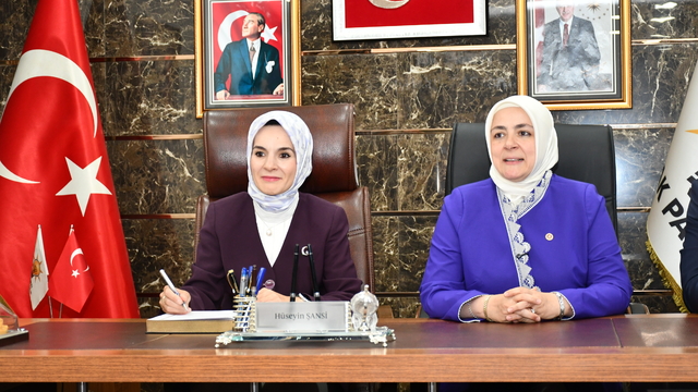 Bakan Göktaş, Batman'da "AK Parti Kadın Kolları İl Danışma Meclisi Toplantısı"nda konuştu: