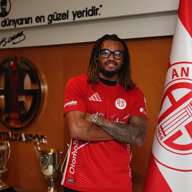 Antalyaspor, İsviçreli oyuncu Ballet'i transfer etti