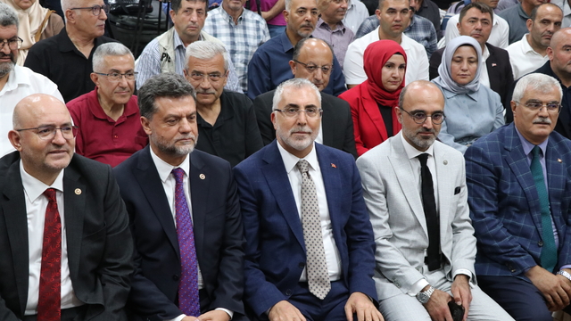 Bakan Işıkhan, Burdur'da AK Parti İl Danışma Meclisi Toplantısı'na katıldı: