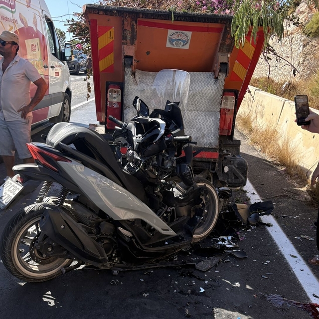 Antalya'da atık toplama aracıyla çarpışan motosikletin sürücüsü öldü