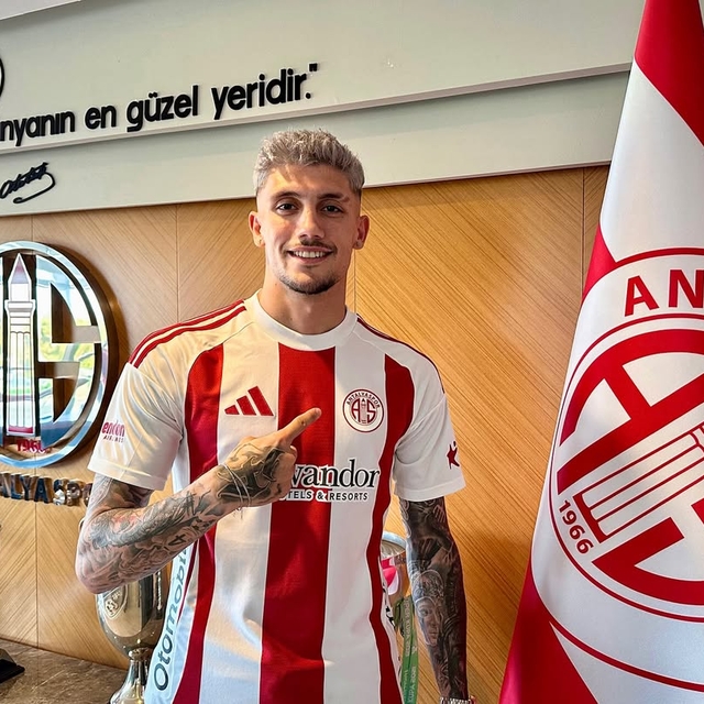 Antalyaspor, Samet Karakoç'u kadrosuna kattı