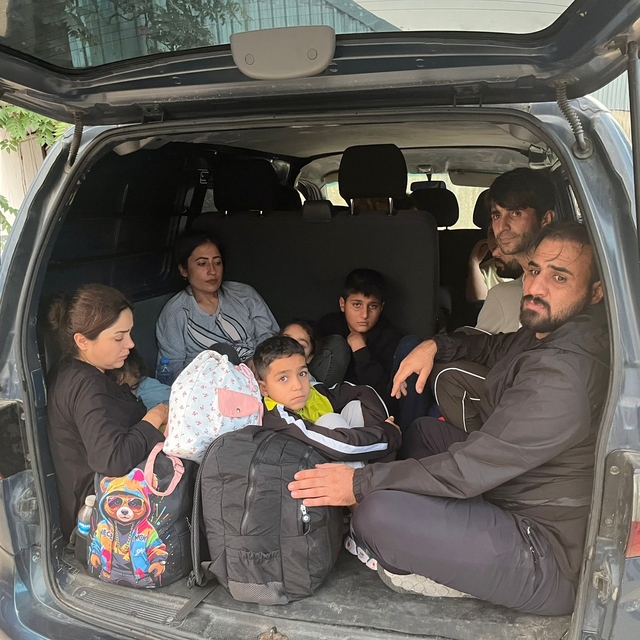 Edirne'de bir panelvanda 16 düzensiz göçmen yakalandı