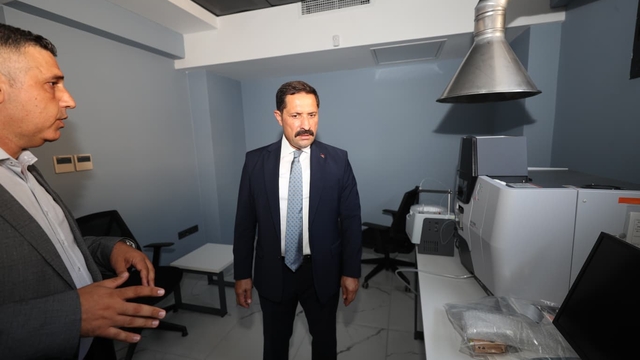 Hatay Valisi Masatlı, hizmete giren Zeytincilik Araştırma Enstitüsünü inceledi