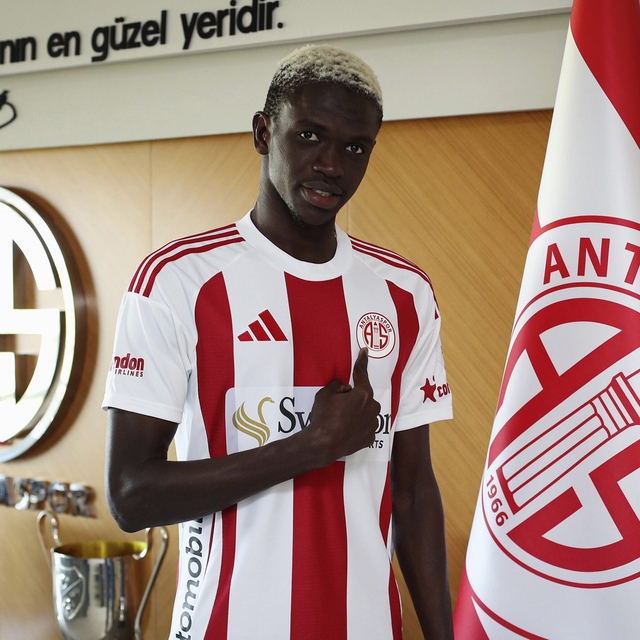 Antalyaspor, Bachir Gueye'yi kadrosuna kattı