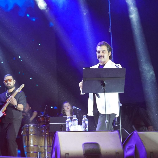 Şarkıcı Bayhan, Şırnak'ta "Bir Anadolu Şenliği"nde konser verdi