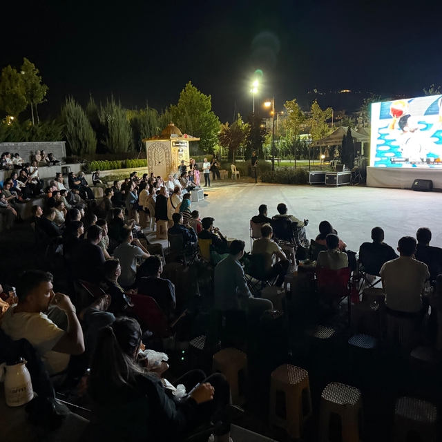 Türkiye-Yunanistan EuroBasket 2025 yarı final maçı Çankırı'da dev ekrandan...