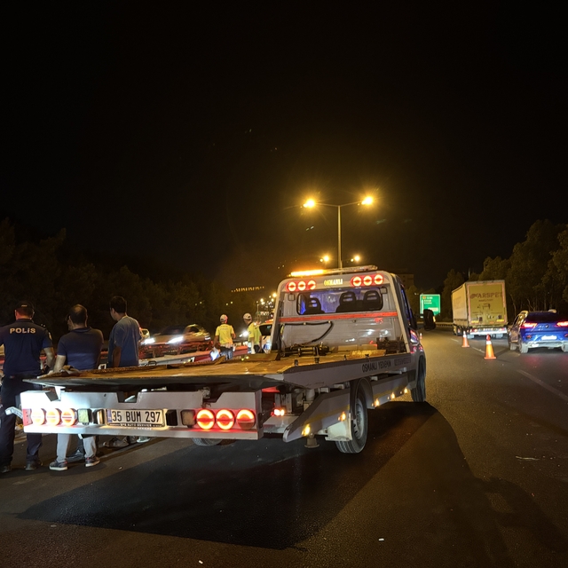 İzmir'de bariyere çarpan motosikletin sürücüsü öldü