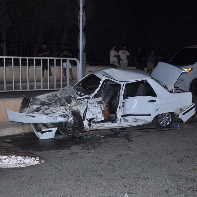 Mersin'de trafik kazasında 1 kişi öldü, 8 kişi yaralandı