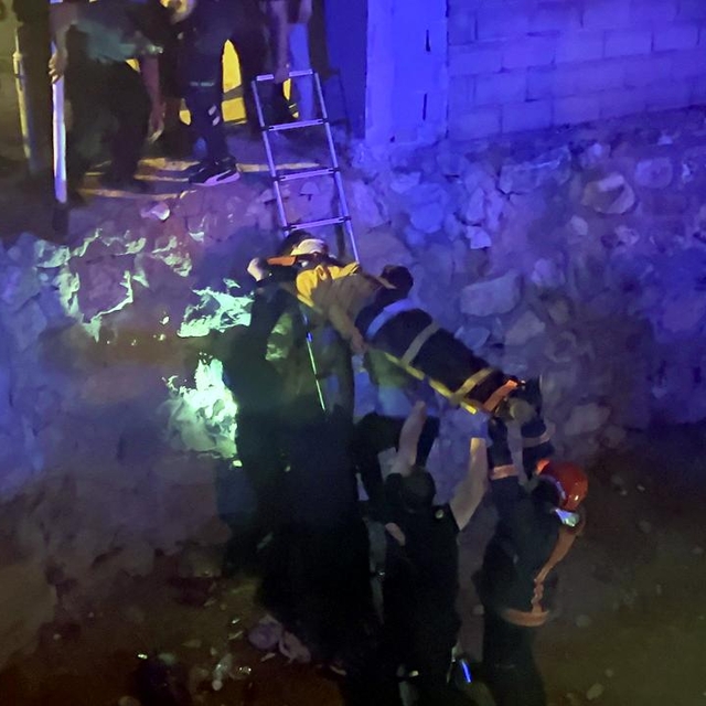 Sakarya'da dereye yuvarlanan motosikletli yaralandı