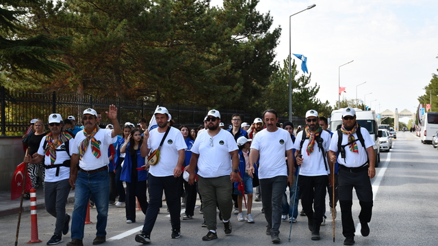 Kayı Boyu'nun göç yolculuğuna dikkati çekmek için 110 kilometre yürüdüler