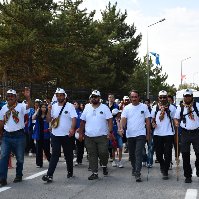 Kayı Boyu'nun göç yolculuğuna dikkati çekmek için 110 kilometre yürüdüler