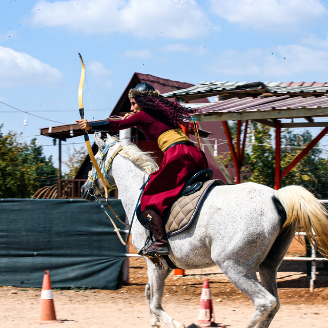 Atlı okçuluk tutkunu Gamze İdigük'ün hedefi Türkiye şampiyonu olmak