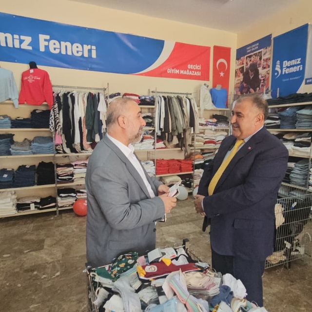 Cizre'de ihtiyaç sahipleri için "Geçici Giyim Mağazası" açıldı