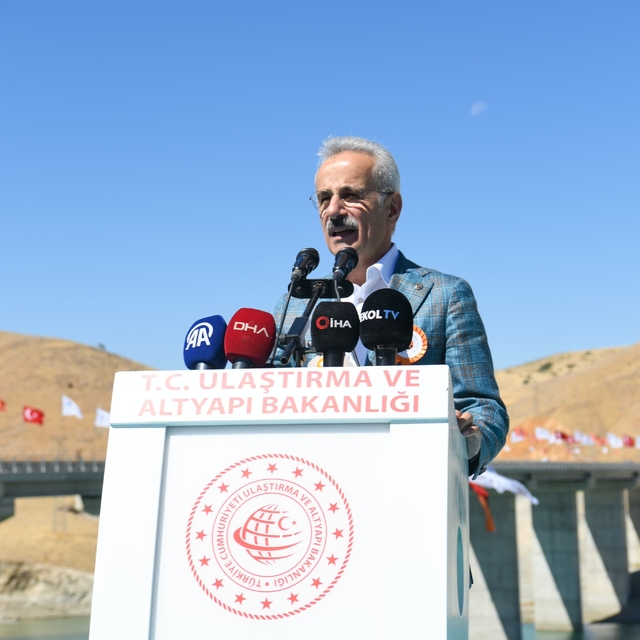 Bakan Uraloğlu: Terörün gölgesinin kalkmasıyla Tunceli, turizm cennetine dö...