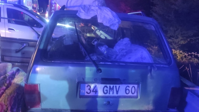 Karabük'te otomobiller çarpıştı: 2'si çocuk, 6 yaralı