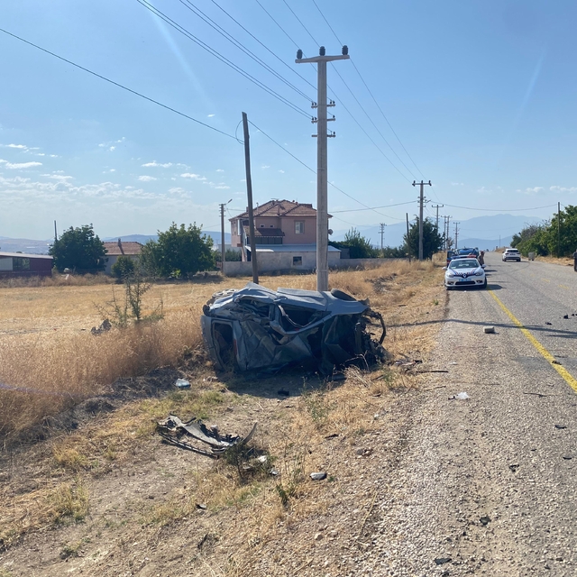 Antalya'da takla atan otomobilin sürücüsü yaşamını yitirdi