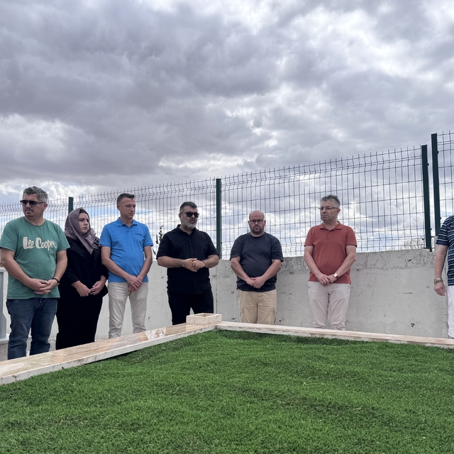 TRT Haber kameramanı Berk Söylemez vefatının ikinci yılında kabri başında a...