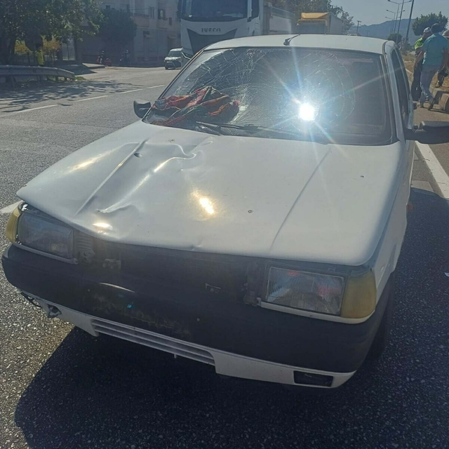 Yolun karşısına geçerken otomobilin çarptığı yaya öldü