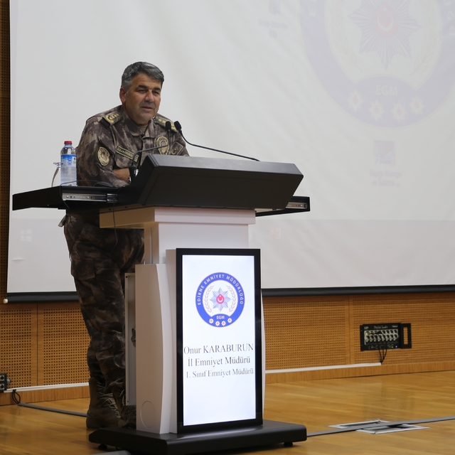 Erzurum'a atanan Edirne Emniyet Müdürü Karaburun personeliyle vedalaştı
