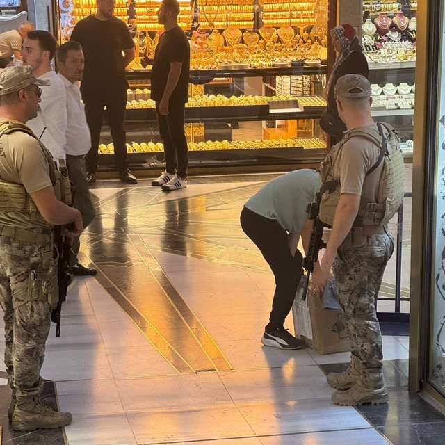 Kuyumcuyu tehdit edip, 10 milyon avro haraç istediler