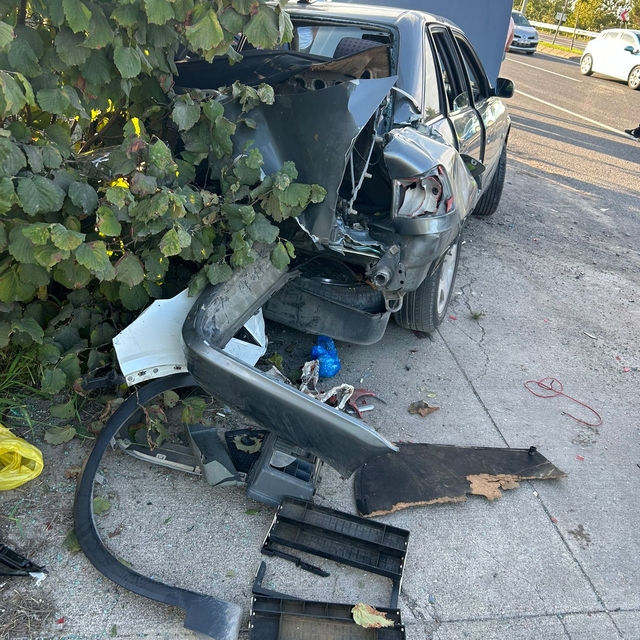 Ordu'da otomobilin hız denetimi yapan radar aracına çarptığı kazada 2 kişi...