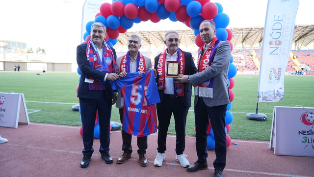 Niğde 5 Şubat Şehir Stadı açıldı