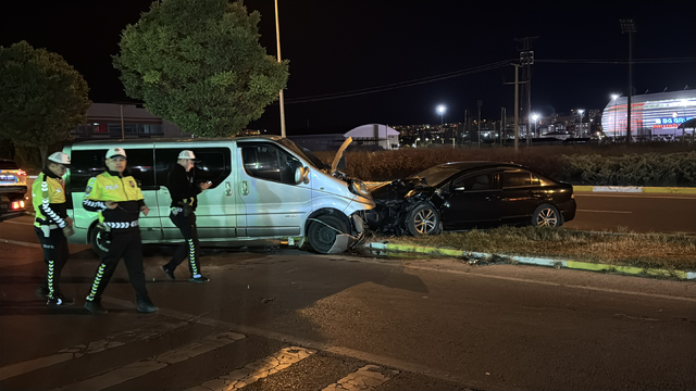 Sivas'ta trafik kazasında 3'ü Sivasspor altyapı futbolcusu 5 kişi yaralandı