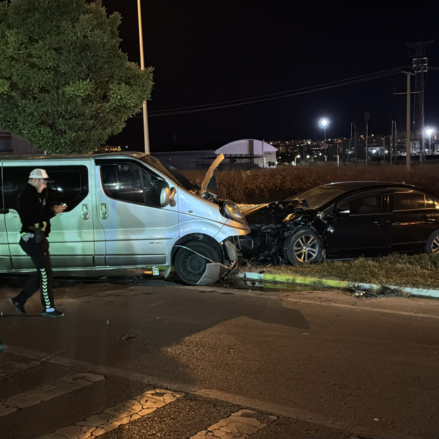 Sivas'ta trafik kazasında 3'ü Sivasspor altyapı futbolcusu 5 kişi yaralandı