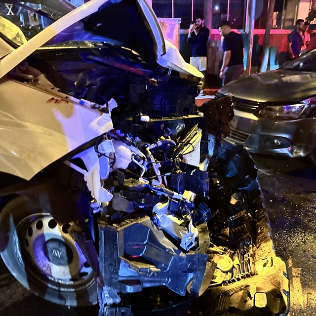 Burdur'da 3 aracın karıştığı kazada 1 kişi öldü,  4 kişi yaralandı