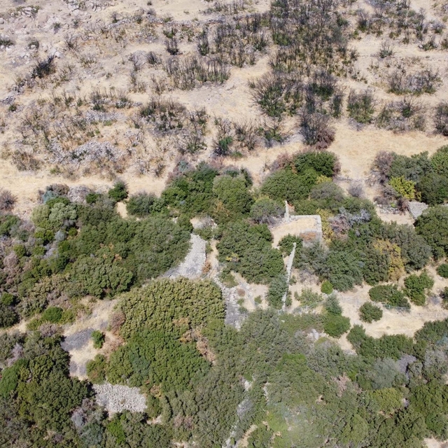 Assos Antik Kenti'nde giriş yönündeki nekropol alanının izleri araştırılaca...