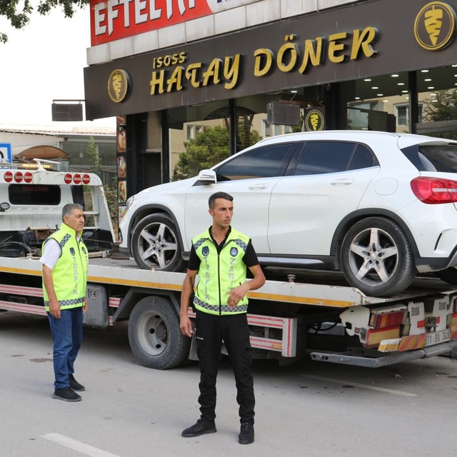 Van'da hatalı park edilen araçlar kaldırıldı