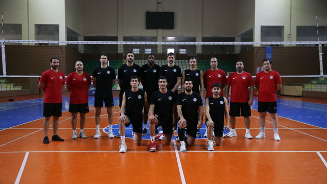 Efeler Ligi ekibi Akkuş Belediyespor bu sezon çifte hedef için mücadele edecek